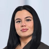 Zeynep Bingöl. Ihre Ansprechpartnerin für die Barmenia Versicherung in Neumünster.