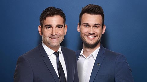 Hauptvertreter Dennis Pletz und Hauptvertreter Jannik Becker