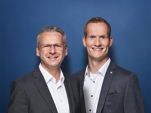 Hauptvertreter Helmut Niemann und Hauptvertreter Philipp Cordes