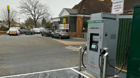 Ultra rapid InstaVolt electric vehicle chargers at McDonald's on College Road, New Oscott, Birmingham B44 0AA. Nearby amenities include Aldi, Aston Old Edwardians Rugby Football Club, and FC Elite Football Academy, offering convenience for EV drivers.
