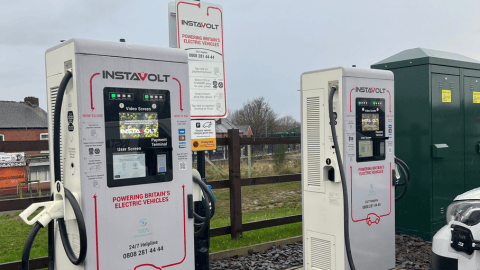 InstaVolt’s ultra-rapid EV chargers at McDonald’s, Debdale Park, Manchester, offer reliable charging near Debdale Outdoor Centre, PureGym, and Hyde Road (A57). It’s an ideal location for EV drivers exploring the local area or visiting Debdale Park.