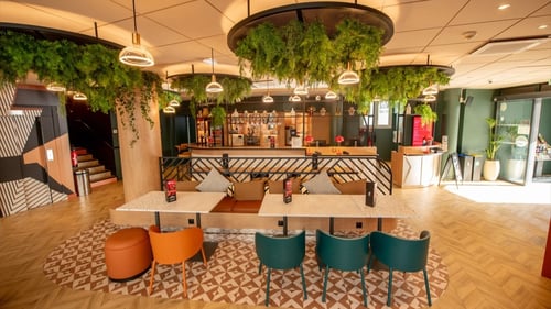 Réception et lobby de l'hôtel