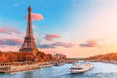 Vue d'en bas de la Tour Eiffel