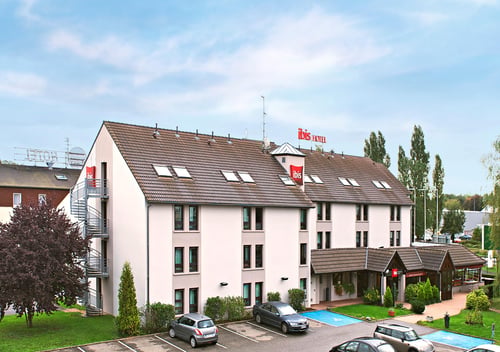 L'hôtel Ibis Strasbourg Sud La Vigie  propose 59 chambres (dont des chambres familiales pour 3 ou 4 personnes) équipées de la literie "Swet Bed by ibis", le wifi gratuit, une bagagerie sécurisée…