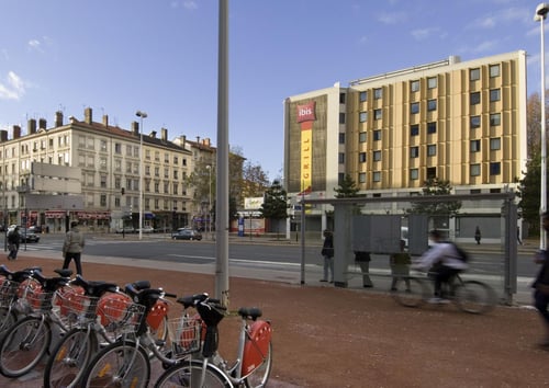 Façade de l'hôtel Ibis Lyon Gare La Part Dieu