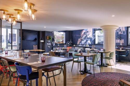 Salle du restaurant Le Hangar