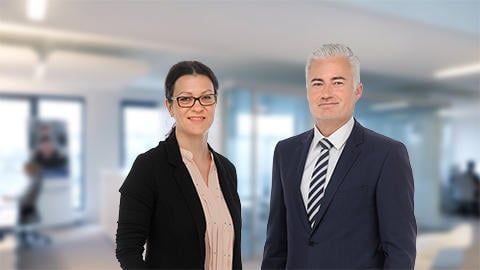 Jennifer Ernst und Thorsten Skerwiderski von der SIGNAL IDUNA Generalagentur Herdecke